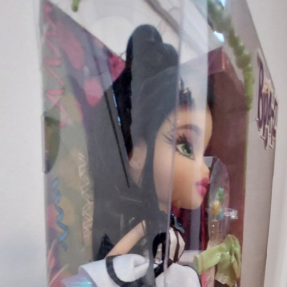 BRATZ METALLIC MADNESS JADE - Picture 3 of 5